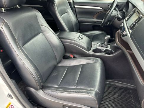 Used 2018 Toyota Highlander XLE image 12