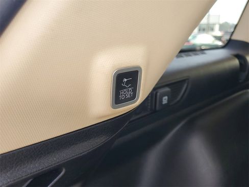 Used 2022 Jeep Grand Cherokee Limited image 11