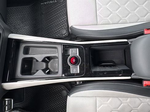 New 2026 Volkswagen Tiguan SEL R-Line AWD/4WD image 24