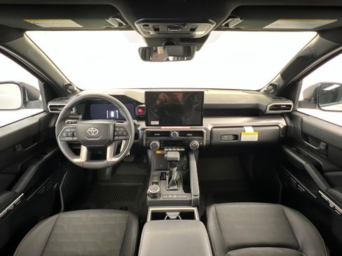 New 2026 Toyota 4Runner TRD Off-Road Premium AWD/4WD image 9