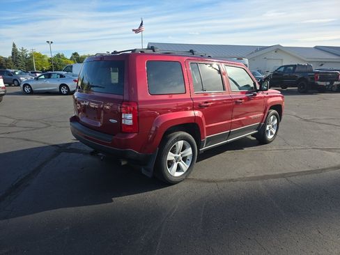 Used 2017 Jeep Patriot Latitude AWD/4WD image 4