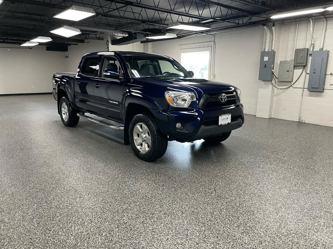 Used 2012 Toyota Tacoma 4x4 Double Cab w/ TRD Sport Pkg image 3