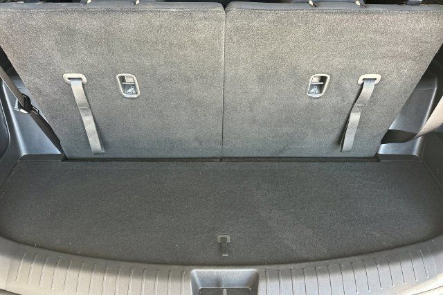 Used 2025 Hyundai Santa Fe SE FWD image 19