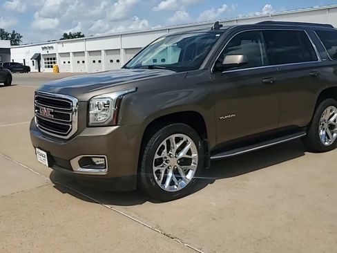 Used 2016 GMC Yukon SLT AWD/4WD image 4