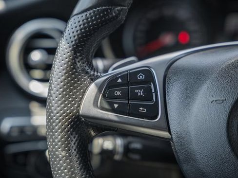 Used 2019 Mercedes-Benz GLC 300 4MATIC image 28