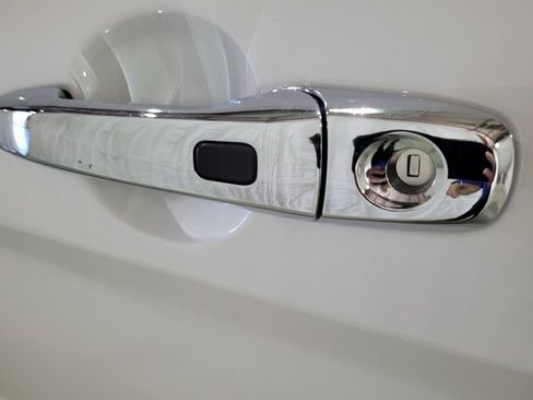 Used 2018 Ford Explorer Limited w/ Equipment Group 301A image 34