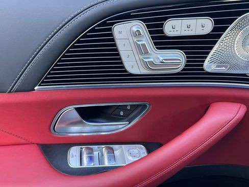 New 2026 Mercedes-Benz GLS 580 4MATIC image 13