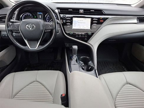 Used 2019 Toyota Camry SE image 15