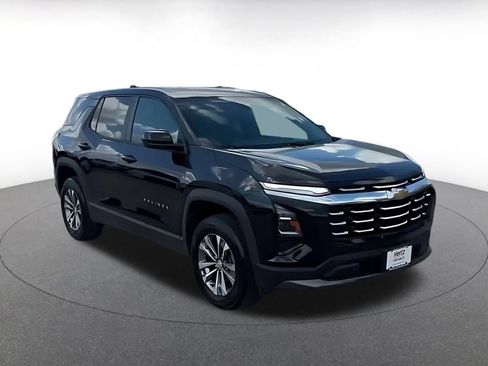 Used 2025 Chevrolet Equinox LT FWD image 3