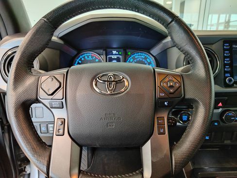 Used 2021 Toyota Tacoma TRD Sport image 14