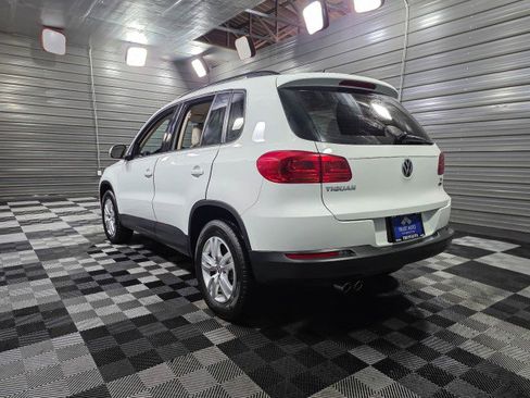 Used 2017 Volkswagen Tiguan S image 7