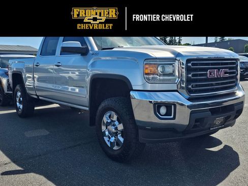 Used 2016 GMC Sierra 2500 SLE w/ SLE Preferred Package AWD/4WD image 1