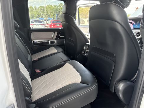 Used 2025 Mercedes-Benz G 63 AMG 4MATIC image 14