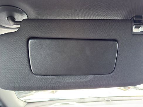 Used 2025 Chevrolet Equinox LT image 24