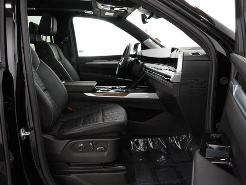 Used 2026 Cadillac Escalade Platinum Sport AWD/4WD image 9