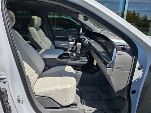 New 2026 Cadillac Escalade IQL Luxury AWD/4WD image 11