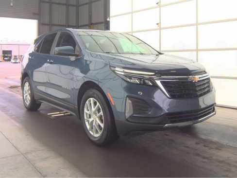 Used 2024 Chevrolet Equinox LT w/ LPO, Floor Liner Package image 4