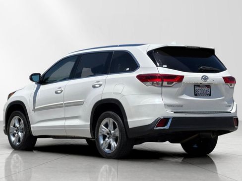 Used 2018 Toyota Highlander Limited FWD image 5