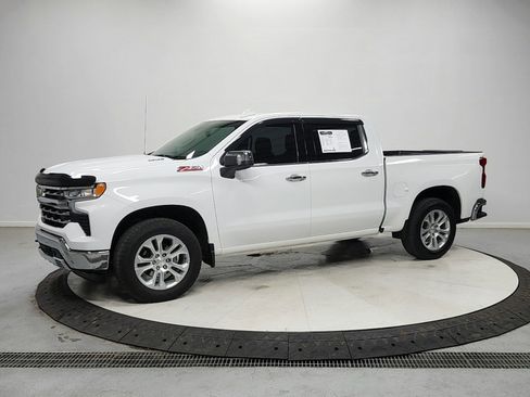 Used 2025 Chevrolet Silverado 1500 LTZ AWD/4WD image 3