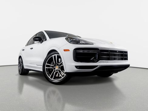 Used 2023 Porsche Cayenne Turbo w/ Premium Package Plus (PI3) AWD/4WD image 4