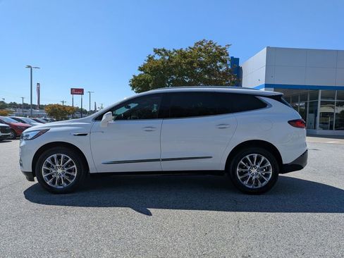 Used 2025 Buick Enclave Preferred FWD image 5