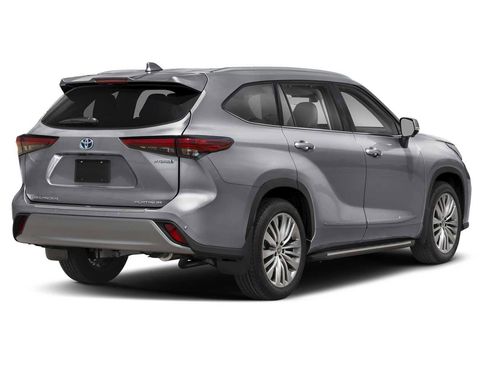New 2026 Toyota Highlander Platinum image 2