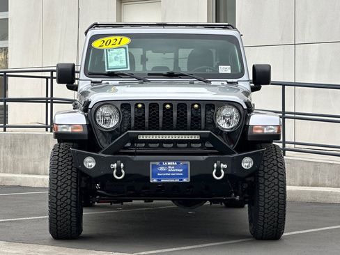 Used 2021 Jeep Gladiator Willys image 8