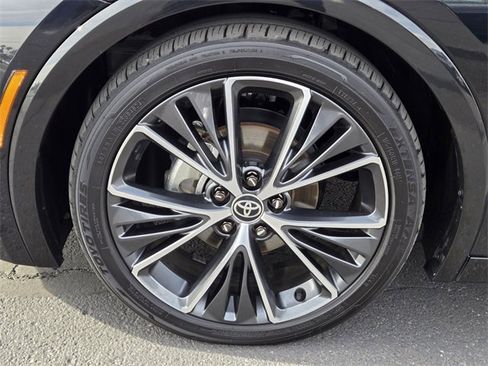 Certified 2025 Toyota Prius Limited image 6