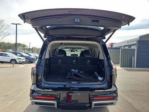 Used 2025 INFINITI QX80 Sensory image 17