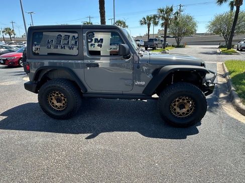 Used 2020 Jeep Wrangler Sport AWD/4WD image 7