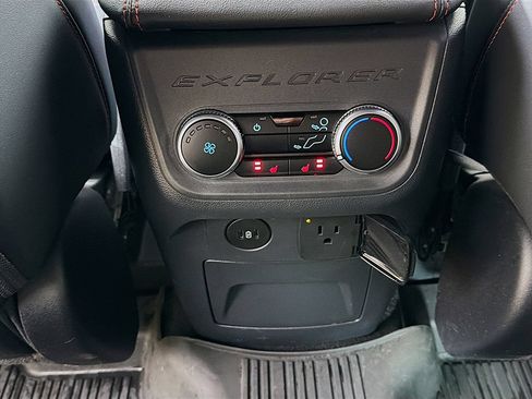 Used 2025 Ford Explorer ST AWD/4WD image 43