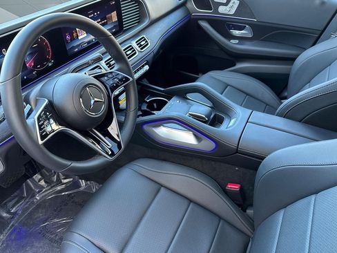 Used 2025 Mercedes-Benz GLE 450 4MATIC image 4