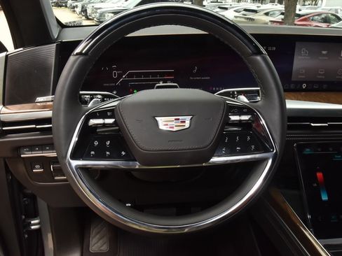 Used 2025 Cadillac Escalade ESV Premium Luxury Platinum AWD/4WD image 25