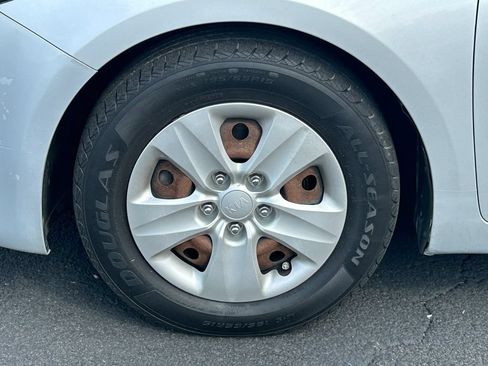 Used 2018 Kia Forte LX FWD image 11