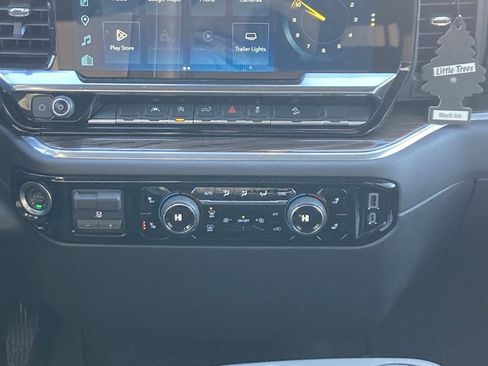 Used 2025 Chevrolet Silverado 1500 LT Trail Boss image 18