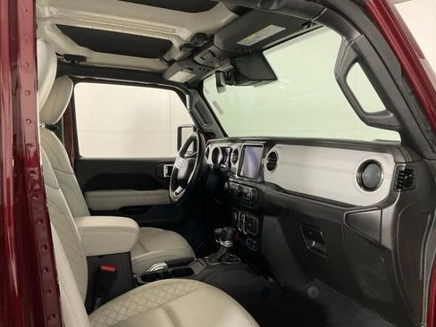 Used 2021 Jeep Gladiator Overland image 30
