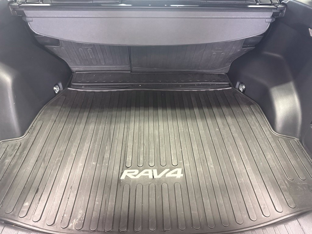 Used 2020 Toyota RAV4 XLE w/ Convenience Package AWD/4WD image 27