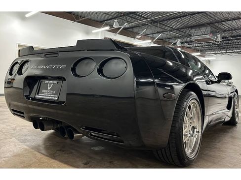 Used 1998 Chevrolet Corvette Coupe w/ Memory Pkg RWD image 13