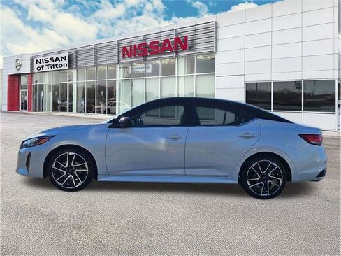Certified 2024 Nissan Sentra SR w/ SR Premium Package image 3