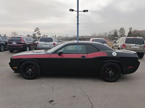 Used 2014 Dodge Challenger R/T image 8