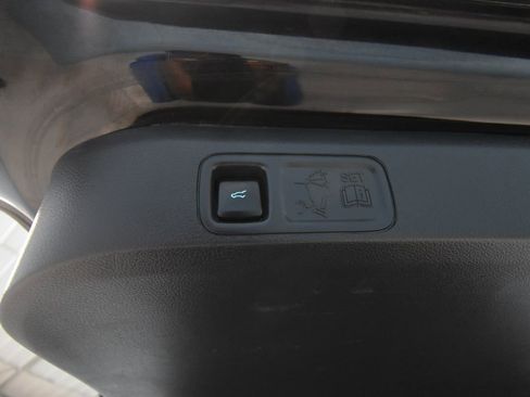 Used 2022 Ford Expedition Max Limited image 33