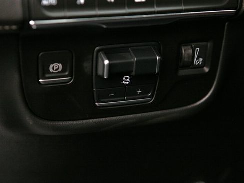 Used 2023 Cadillac Escalade Sport image 13