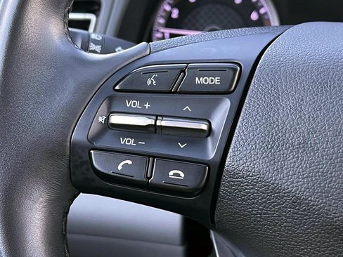 Used 2020 Hyundai Elantra Limited w/ Ultimate Package 03 image 25