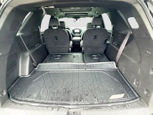 Used 2023 Chevrolet Traverse RS image 30