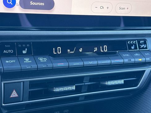 New 2026 Toyota Camry Hybrid w/ Multimedia Upgrade Package image 17