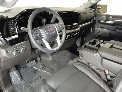 Used 2026 GMC Sierra 1500 SLT image 15
