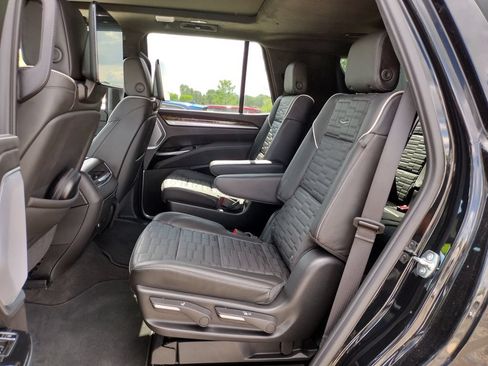 Used 2026 Cadillac Escalade Platinum Sport AWD/4WD image 15