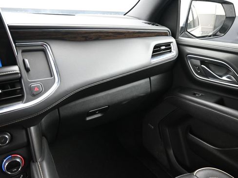 Used 2023 Chevrolet Suburban Premier AWD/4WD image 17