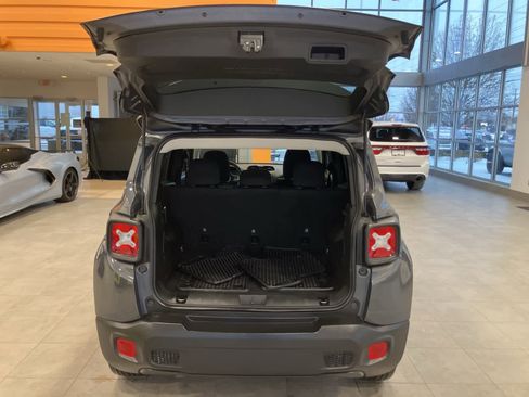Used 2023 Jeep Renegade Latitude image 26