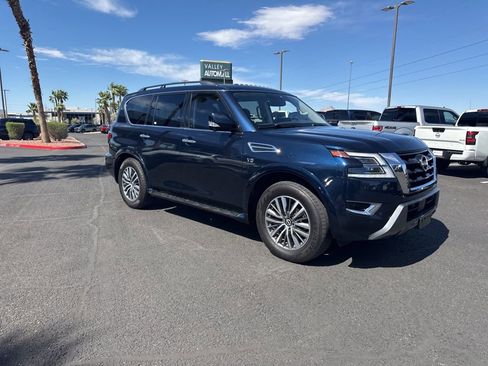 Used 2022 Nissan Armada SL w/ Captain's Chairs Package image 5